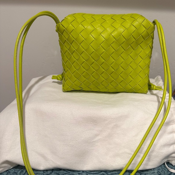 Bottega Veneta SMALL loop camera bag - Picture 4 of 13